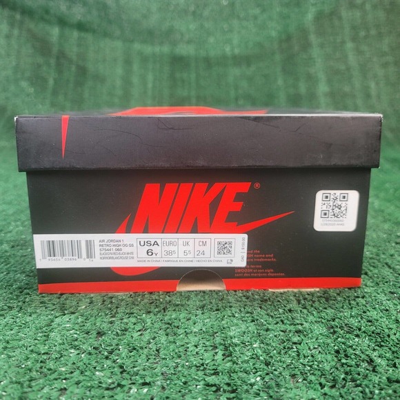 Nike Air Jordan 1 High OG Satin Black Gym Red 575441-060 SIZE 6y - Picture 11 of 11